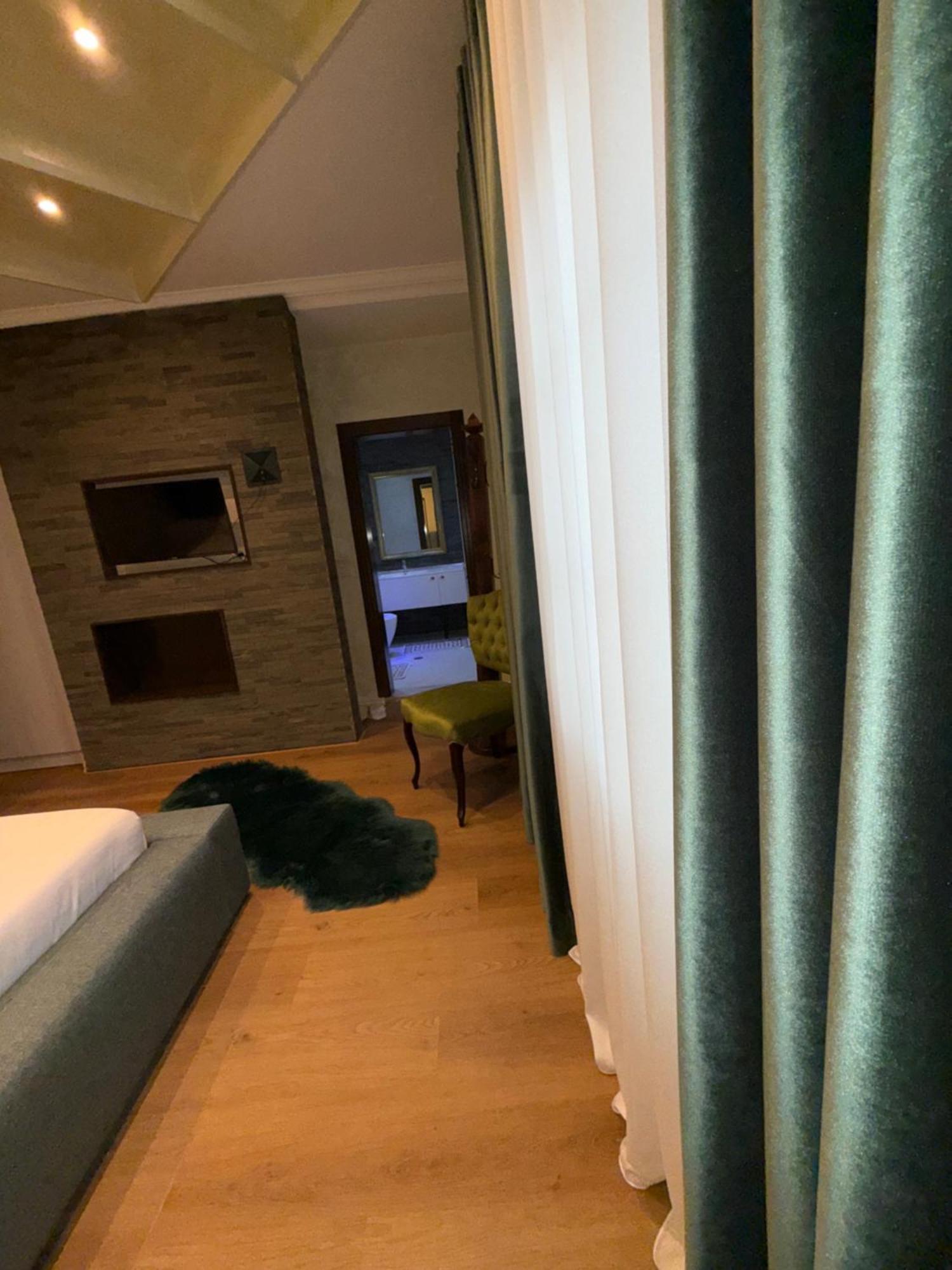 Euro Hotel *